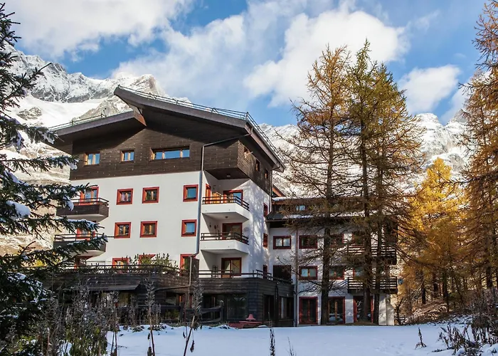 Contemporary In Near Area Apartment Breuil-Cervinia