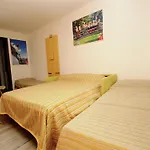 Contemporary In Near Area Апартаменти *