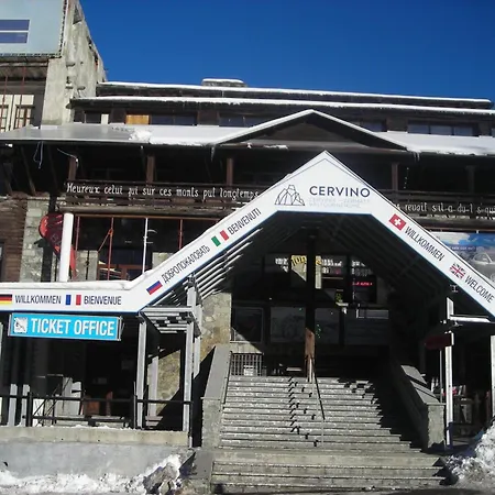 Contemporary In Cervinia Near Area Apartment