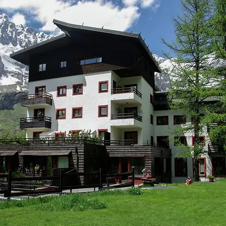 Contemporary In Cervinia Near Area * Breuil-Cervinia