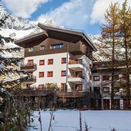 Contemporary In Cervinia Near Area
