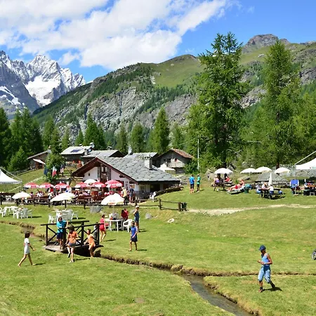 Contemporary In Cervinia Near Area *