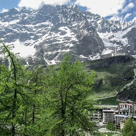 Contemporary In Cervinia Near Area