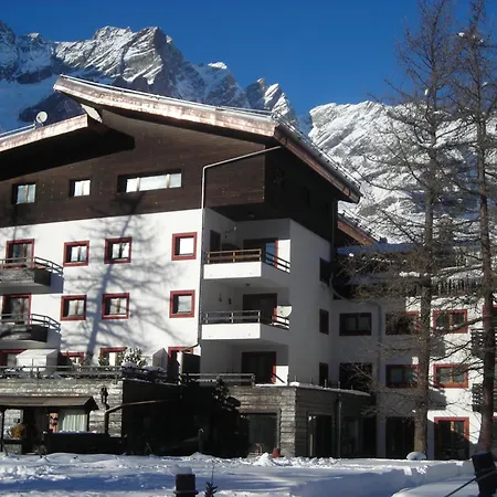 Contemporary In Cervinia Near Area