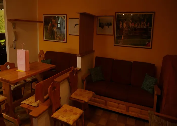 Апартаменти Contemporary In Near Area