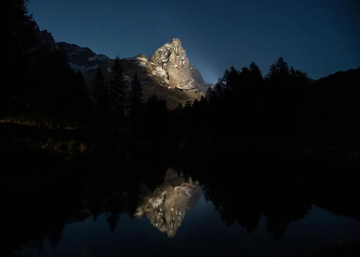 Contemporary In Near Area Апартаменти