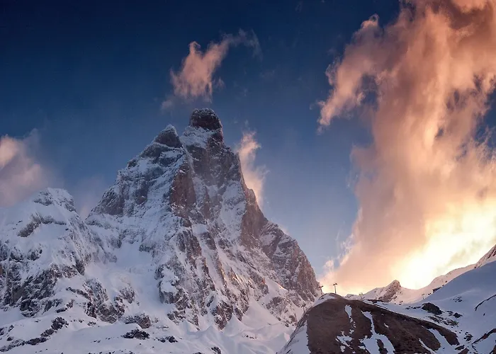 Contemporary In Near Area Брей-Червінія