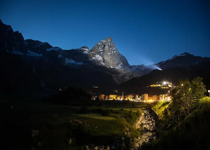 Contemporary In Near Area Брей-Червінія